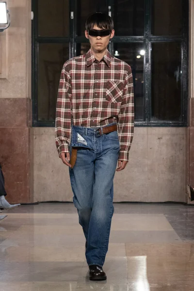 Look 24